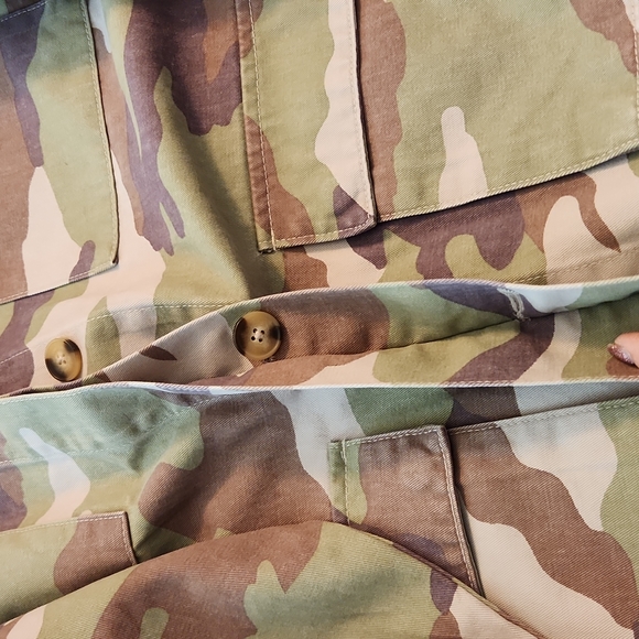 Forever 21 Camo Shacket Jacket - Picture 6 of 10